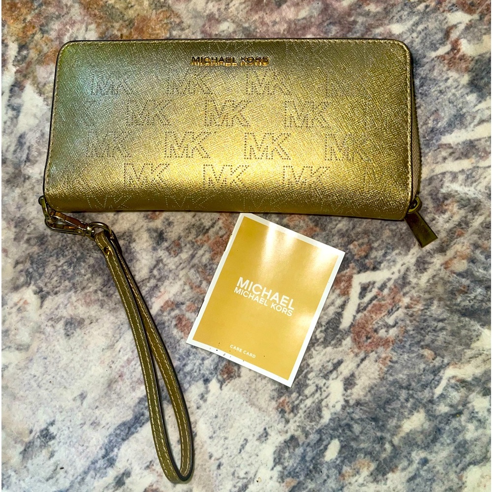 Gold Michael kors wallet⚜️